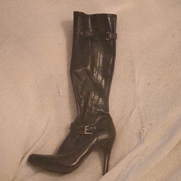 Boots - Picture 2 of 4